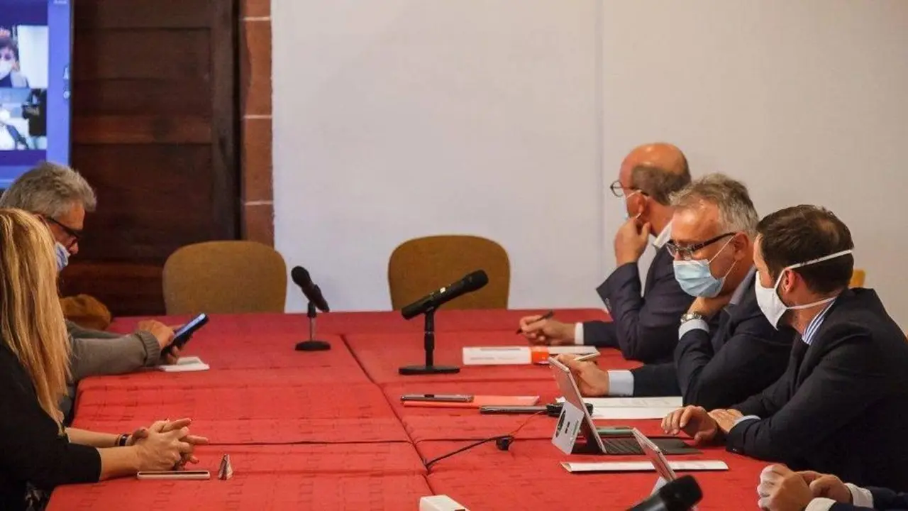 Reuni&oacute;n de la Comisi&oacute;n Mixta para la Reconstrucci&oacute;n de La Palma