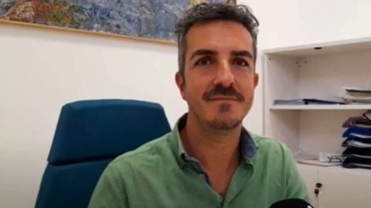 Rayco de Le&oacute;n en su despacho para La Voz