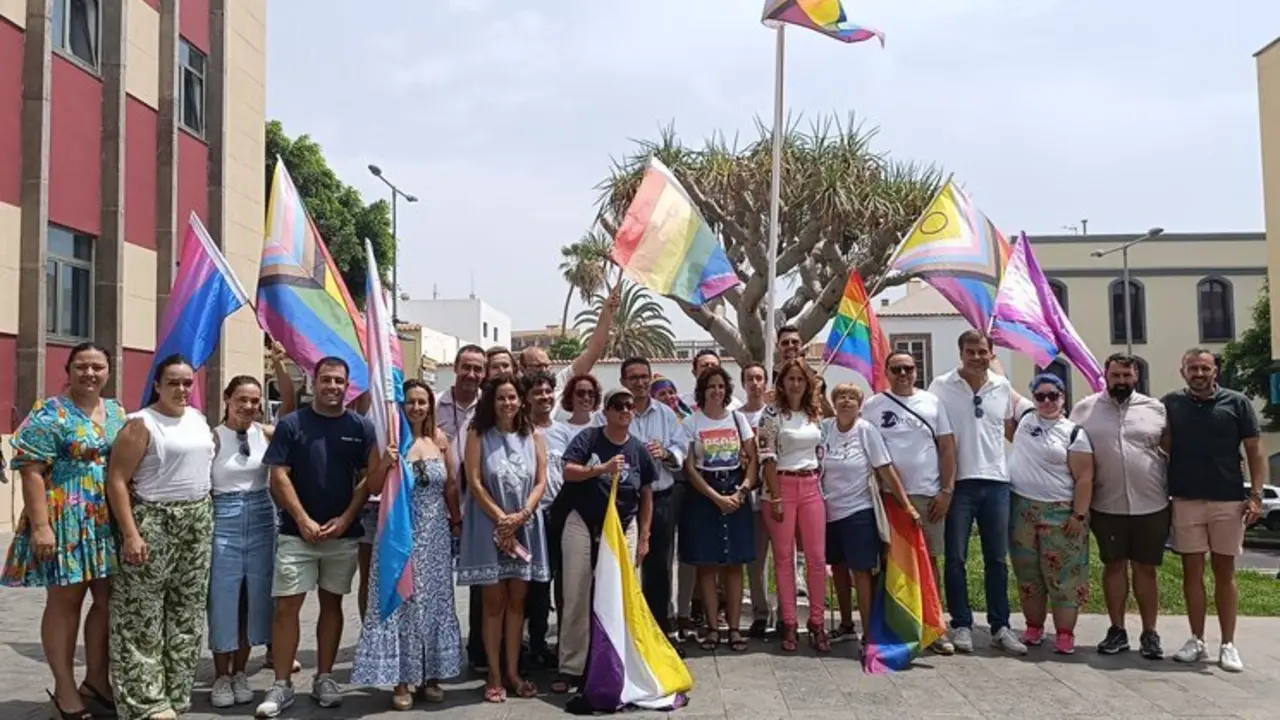 Bandera Arco Iris Puerto del Rosario