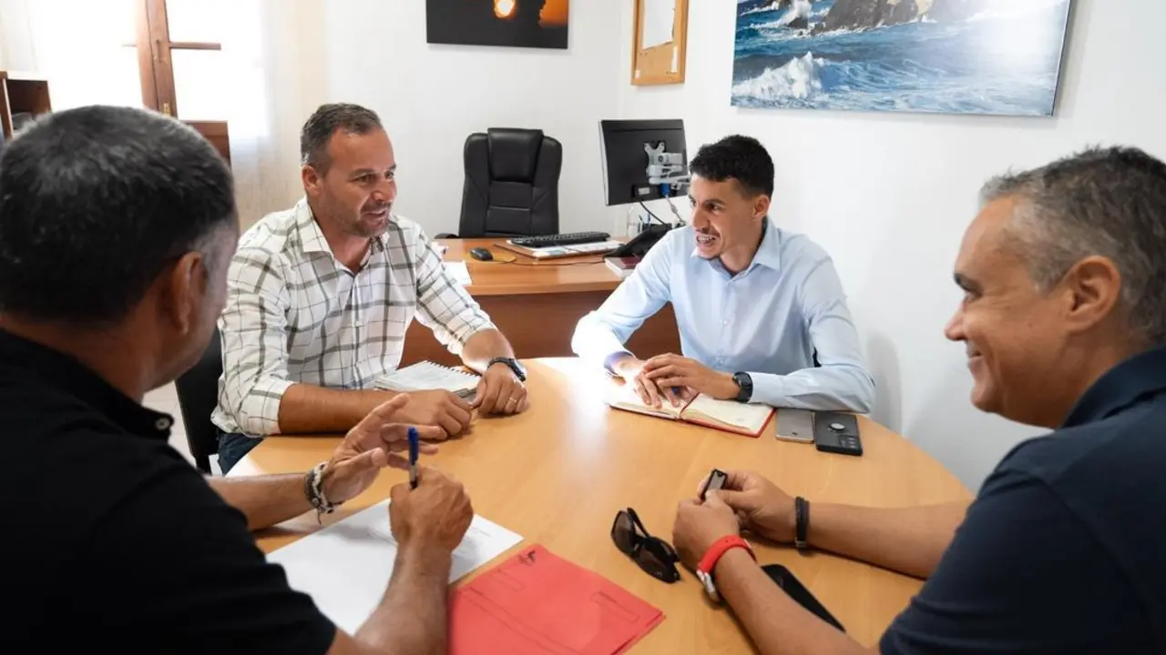 enrique perez reuni&oacute;n p&aacute;jara