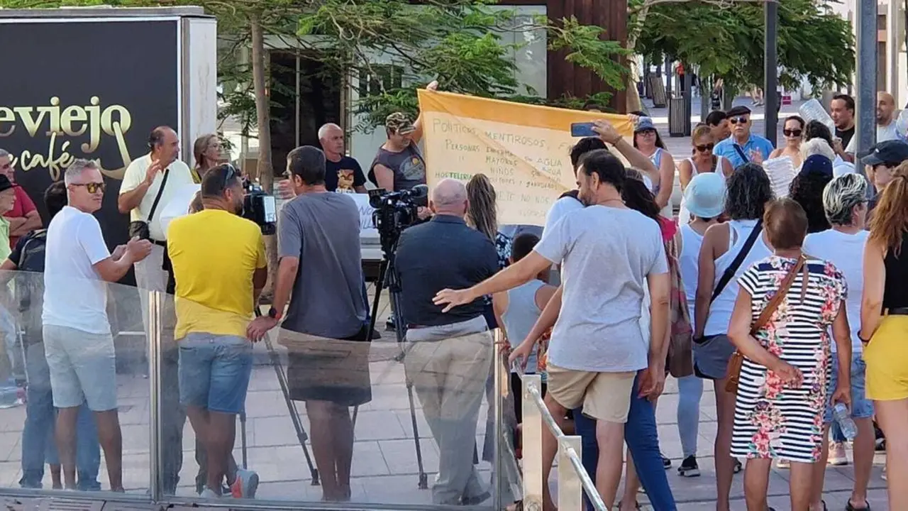 Concentraci&oacute;n por el agua en Fuerteventura