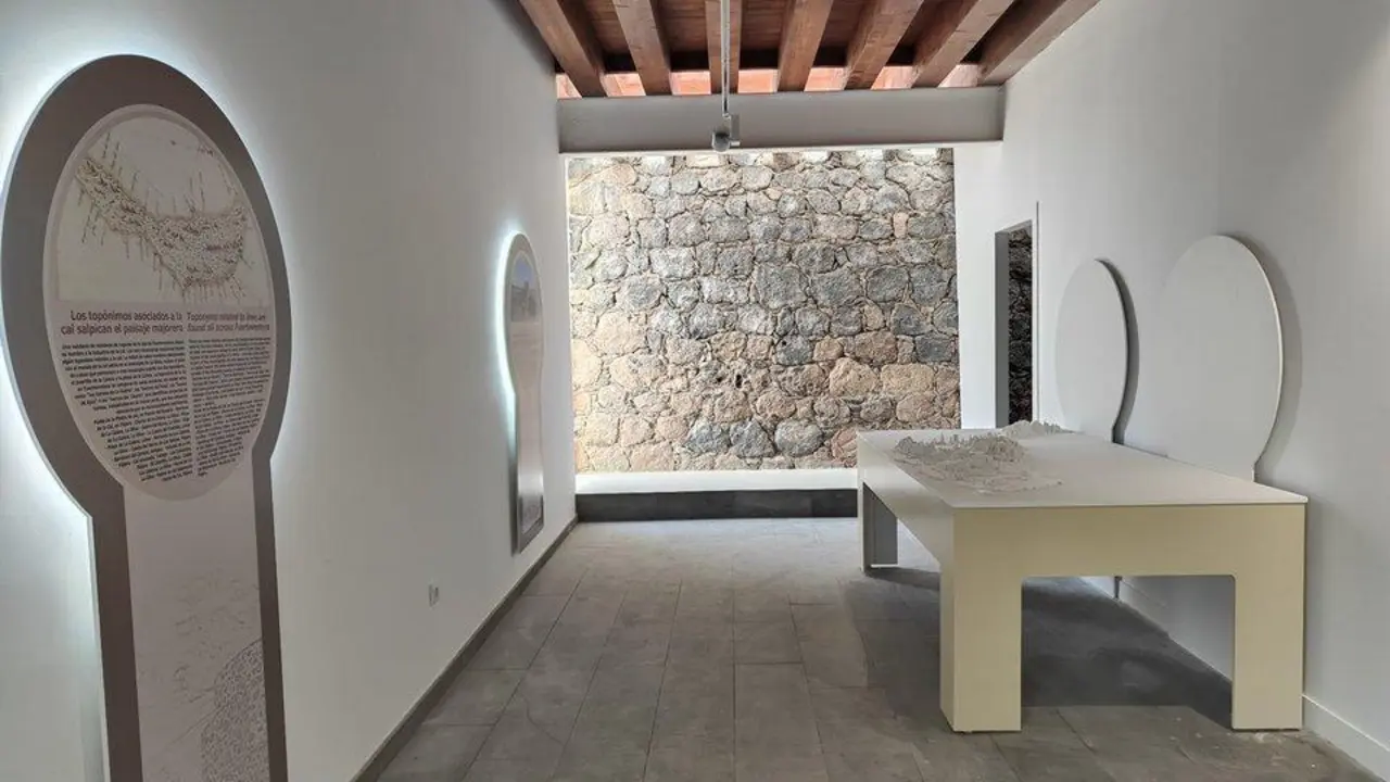 Centro de interpretaci&oacute;n Hornos de Cal
