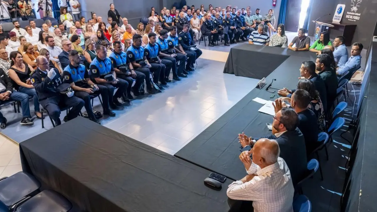 Toma de posesi&oacute;n polic&iacute;as 1