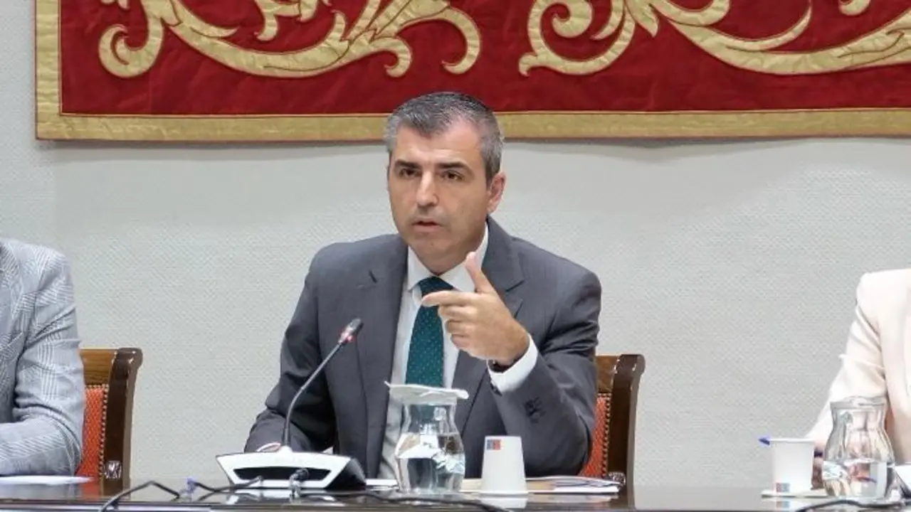 Manuel-Dominguez-consejero-de-Economia-Industria-Comercio-y-Autonomos-1
