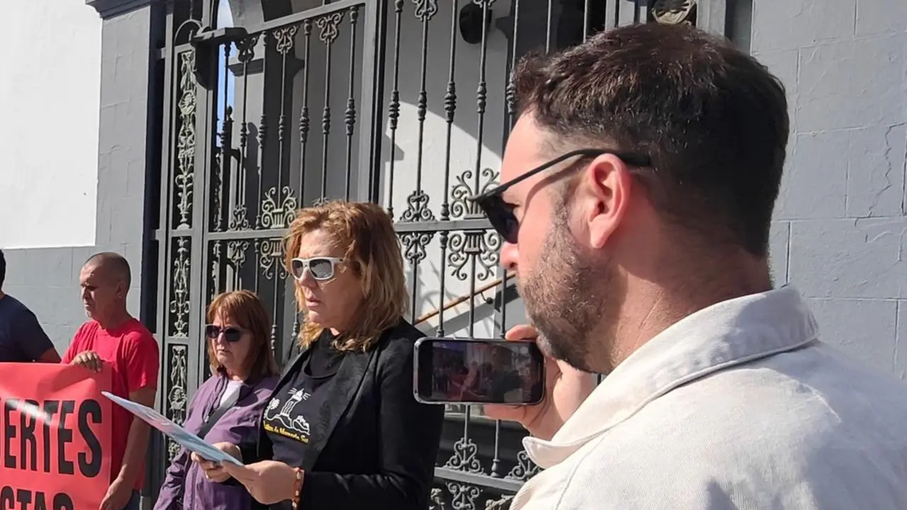 Sergio Rodr&iacute;guez graba concentraci&oacute;n de Entre Mares