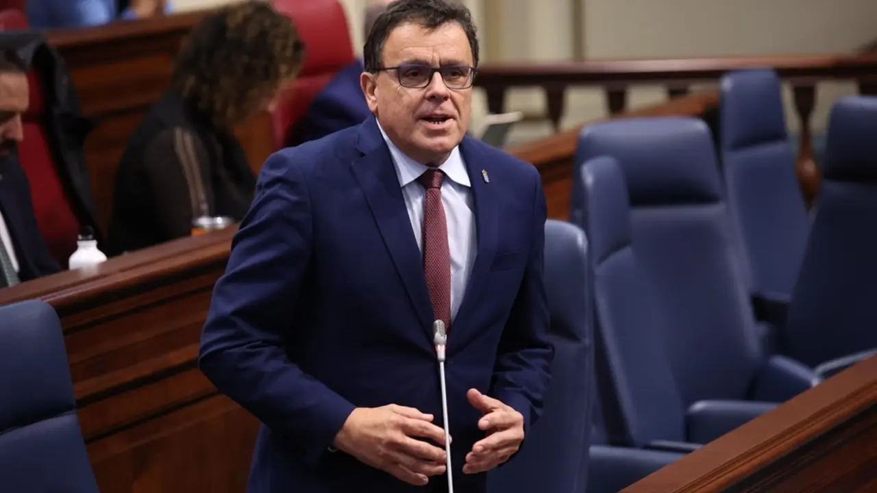 Manuel Miranda en el Parlamento de Canarias