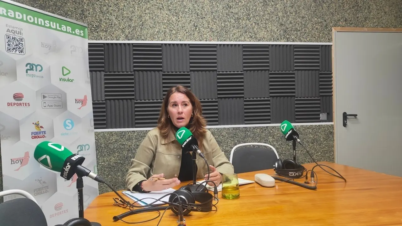 Lola Garc&iacute;a en Radio Insular