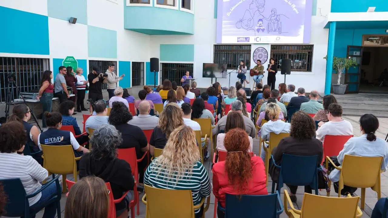 Acto 25N