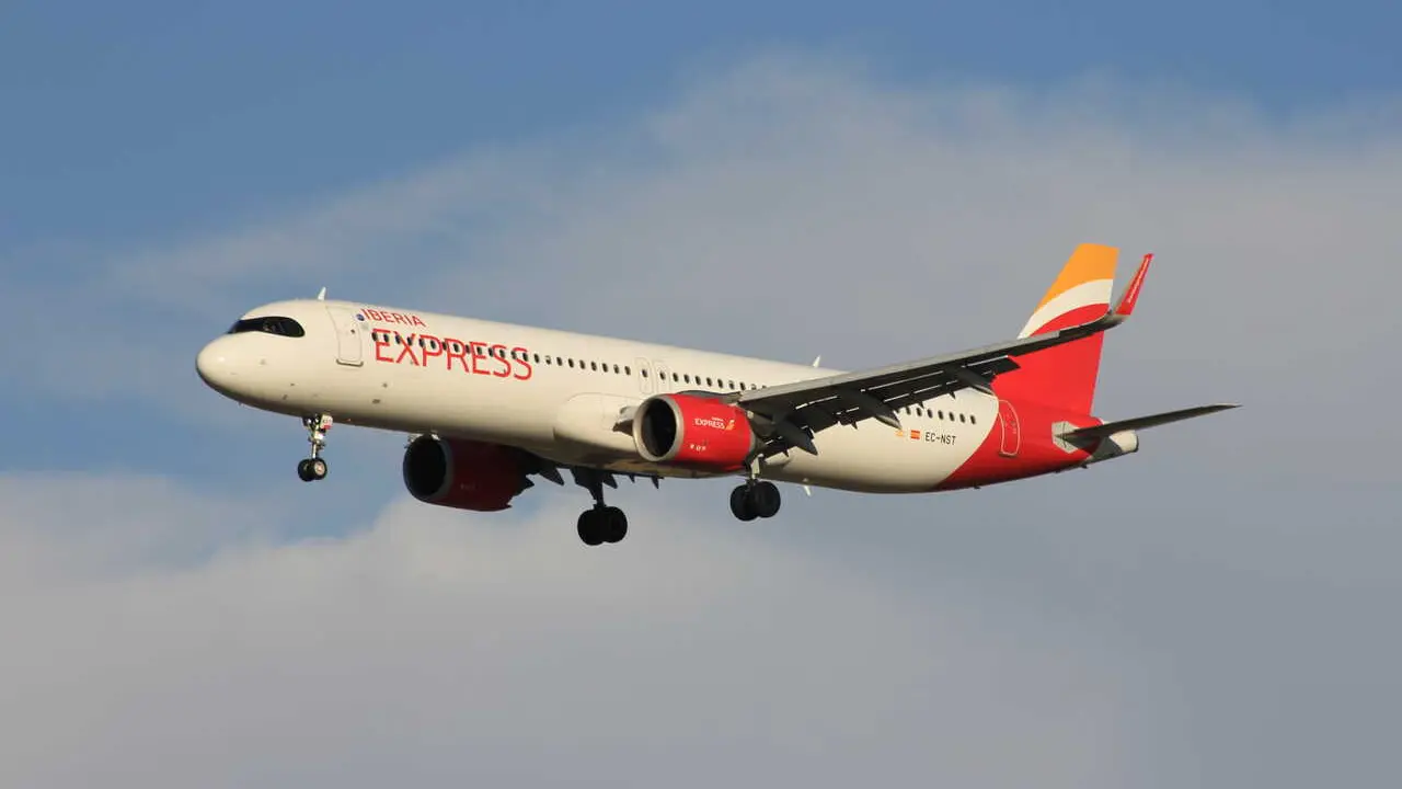 Avi&oacute;n A321neo de Iberia Express