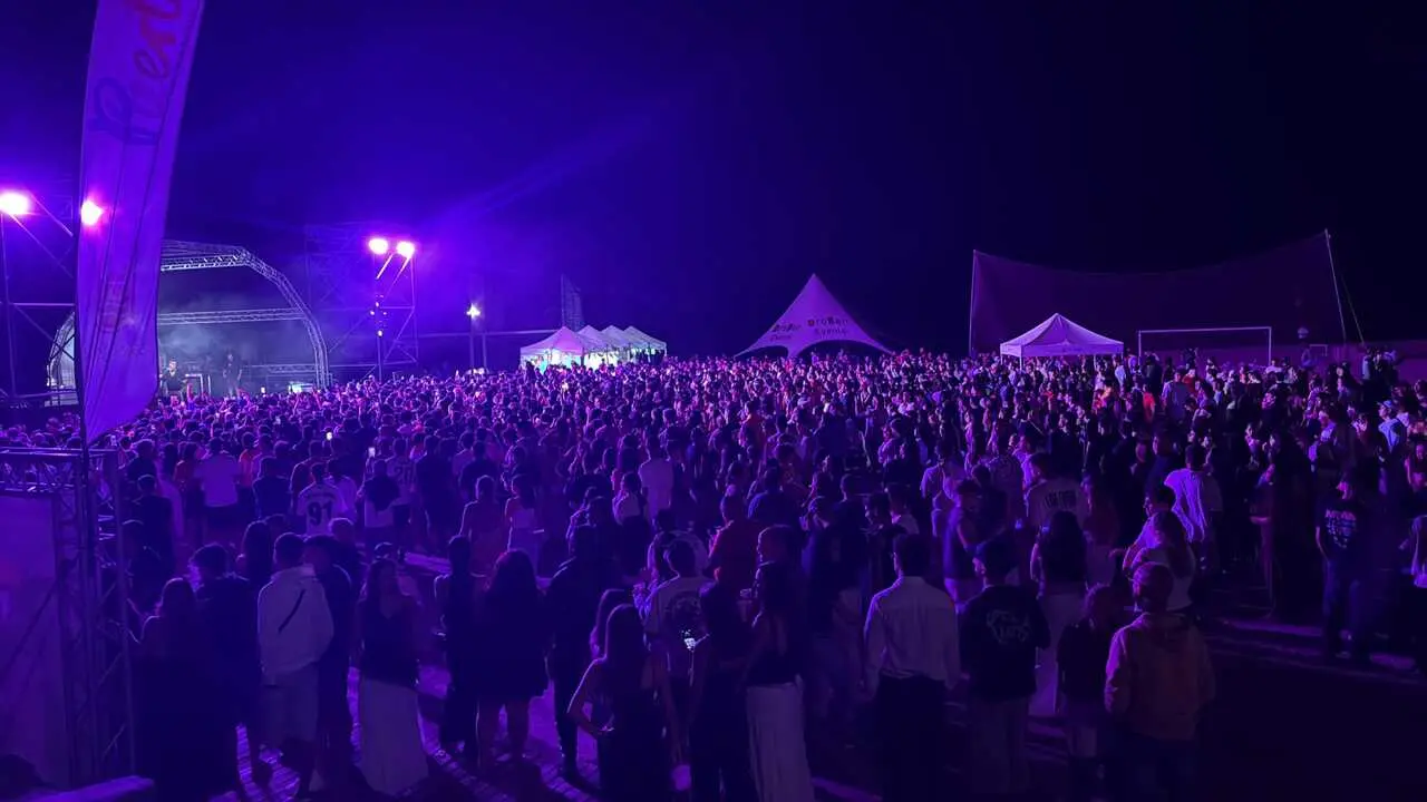 PUERTO JOVEN 26-PUBLICO NOCHE
