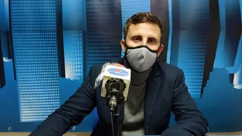 Alejandro Jorge sentado