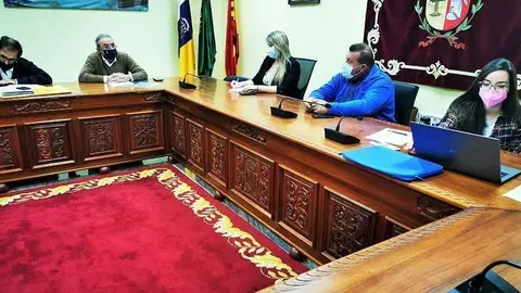 Reunión con los promotores del Polígono industrial de Antigua