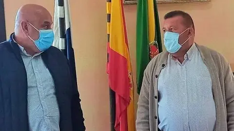 Presidente de Ainhor y alcalde de Antigua (dcha)