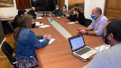 Mesa de trabajo para consensuar presupuestos