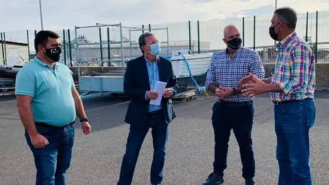 Visita de las autoridades al Centro Naútico Insular