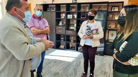 Encuentro entre autoridades de Antigua y representantes del colectivo Mafasca