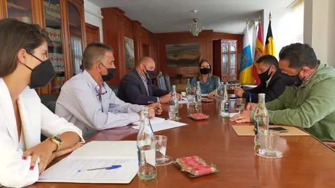 13 04 21 REUNION LA OLIVA