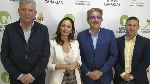 Sandra Domínguez con Pedro Quevedo, Román Rodríguez y Alejandro Jorge