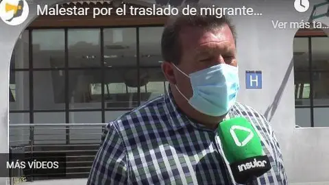 Matías Peña frente al Hotel Costa Caleta