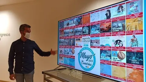 Rayco León muestra la agenda Mayo 100% Canarias