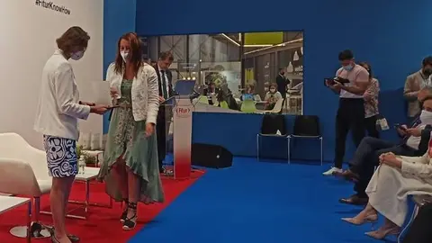 Sonia Alamo con la Ministra Reyes Maroto