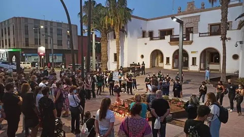 Concentración en memoria de Anna y Olivia