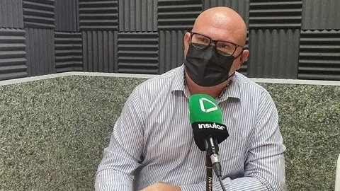 Mario de la Cruz en Radio Insular