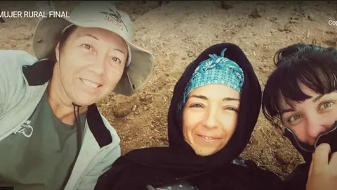 video mujer rural generaciones