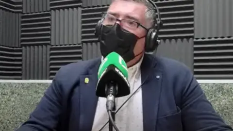 Tony Pereira en Radio Insular