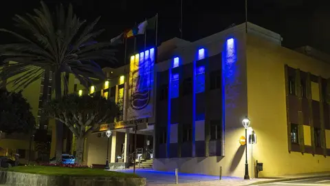 ILUMINACIÓN FACHADA AYTO. APOYO UCRANIA 1