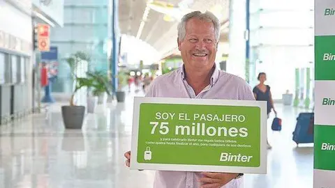Binter pasajero 75 millones