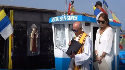 Virgen del Carmen en el Muelle Chico de Corralejo