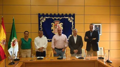 Firma del acuerdo para promover los Bonos Comercio