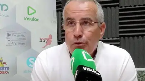 Mario Cabrera en Radio Insular sin mascarilla