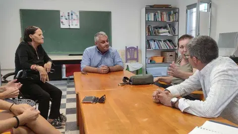 REUNIÓN ALCALDE Y VERDUGO - AAVV EL MATORRAL (ESTERAS DE GENEJEY Y SAN JUAN) (1)