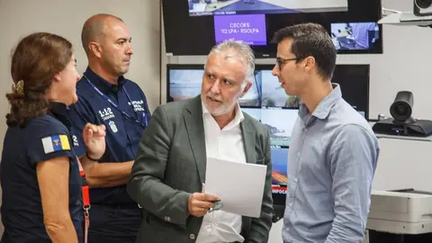 El presidente Angel Víctor Torres, en la rueda de prensa (1)