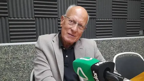 Pedro Amador sin mascara