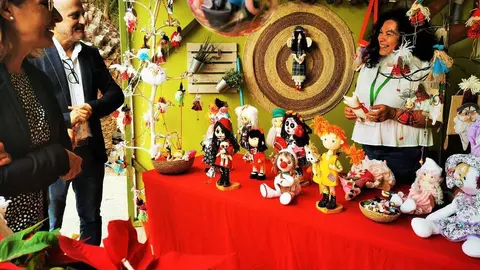 Comienza el II Encuentro y Venta de Artesanía Antigua 2022 (1)