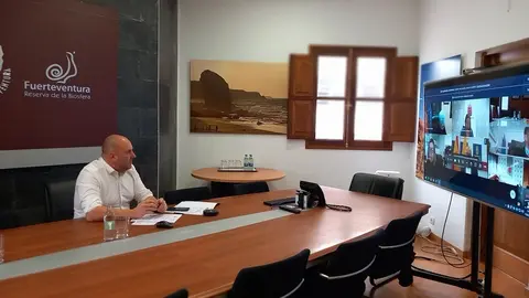 Sergio LLoret en la reunión de la FECAI
