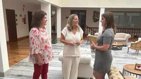 Consejera Marlen Figueroa y Hannah Sheehan de BA