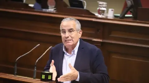 Mario Cabrera en el Parlamento
