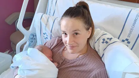 Imagen del segundo bebé nacido en Canarias en 2024 (4)