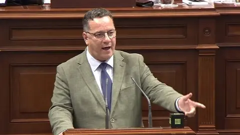 Poli Suárez en el Parlamento