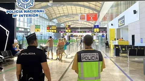 Policia NAcional aeropuerto