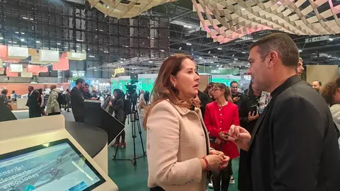 La presidenta del Cabildo departe sobre el tema con el presidente del Cabildo de Lanzarote