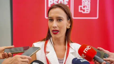 Nira Fierro (foto)