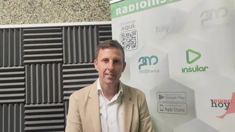Alejandro en Radio Insular