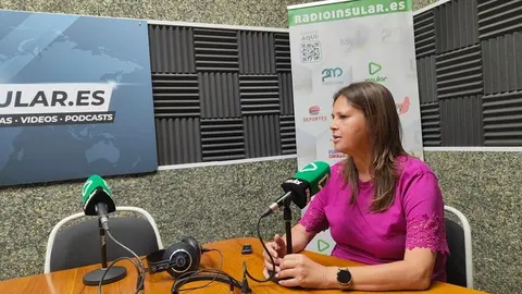 Esther de lado