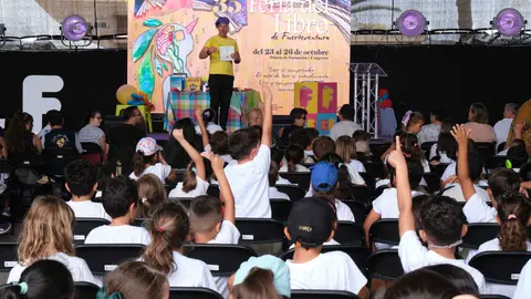 20251024 ESCOLARES FERIA DEL LIBRO_20251024_escolares_feriadellibro 1