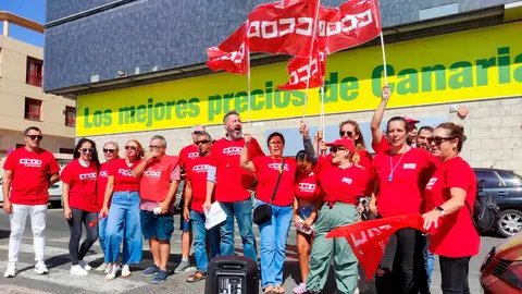 Imagen puertas Hiperdino